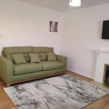 Lovely 2-Bedroom Condo With Indoor Fire Place